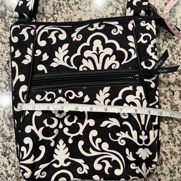 Thirty One Crossbody Purse Messenger Bag Adj Strap Parisian Pop Black White NWOT - Picture 10 of 11
